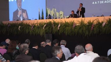 Colatto palestra no XXIX CBA (Congresso Brasileiro De Agronomia)