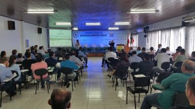 Palestra no Seminário Estadual de Desenvolvimento Rural da FETAESC em Florianópolis