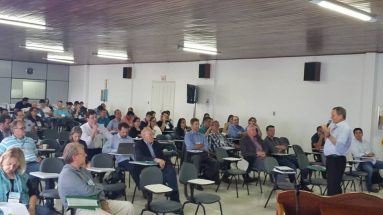 Palestra no Seminário Estadual de Desenvolvimento Rural da FETAESC em Florianópolis