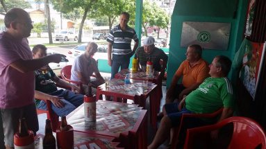 Confraternização com amigos no BAR DO GALO – Chapecó