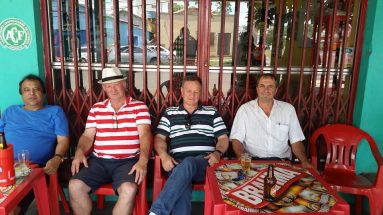 Confraternização com amigos no BAR DO GALO – Chapecó