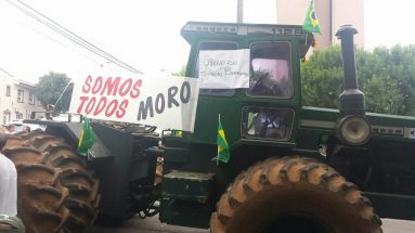 Manifestação contra a corrupção em Chapecó SC