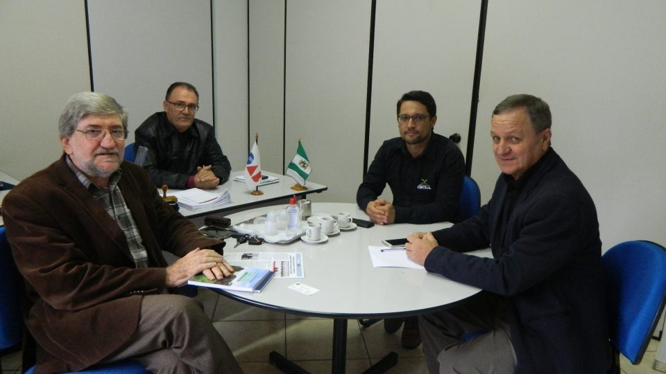 OAB Chapecó recebe visita do deputado federal Valdir Colatto